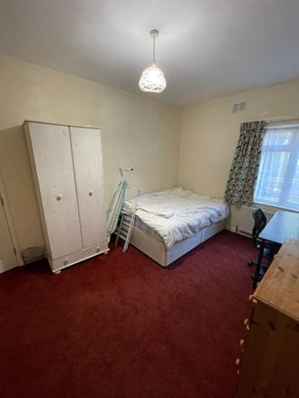 Flat Queens Road in High Wycombe
