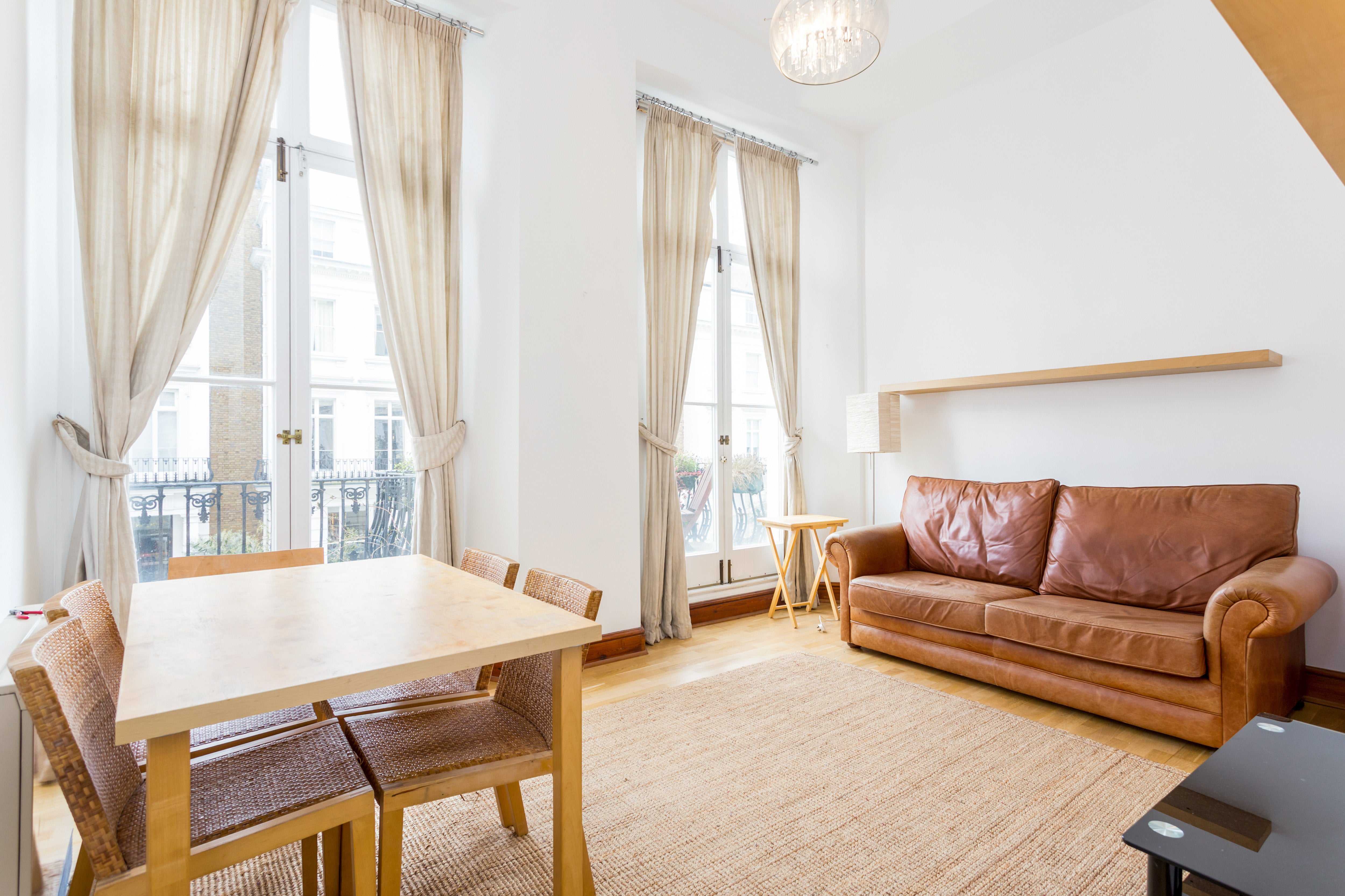 Flat Pembridge Gardens in Greater London
