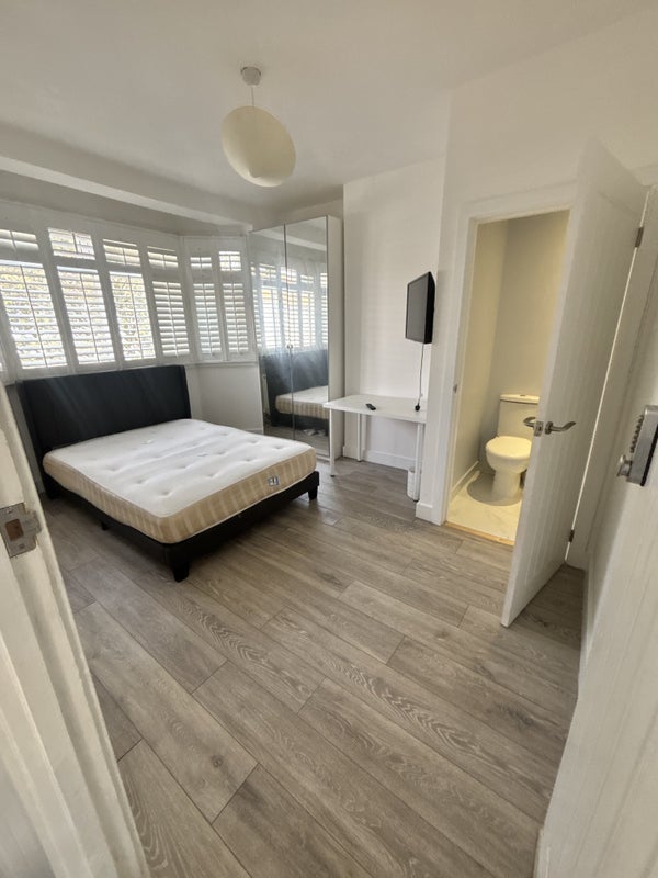 Room Westmorland Road in Greater London