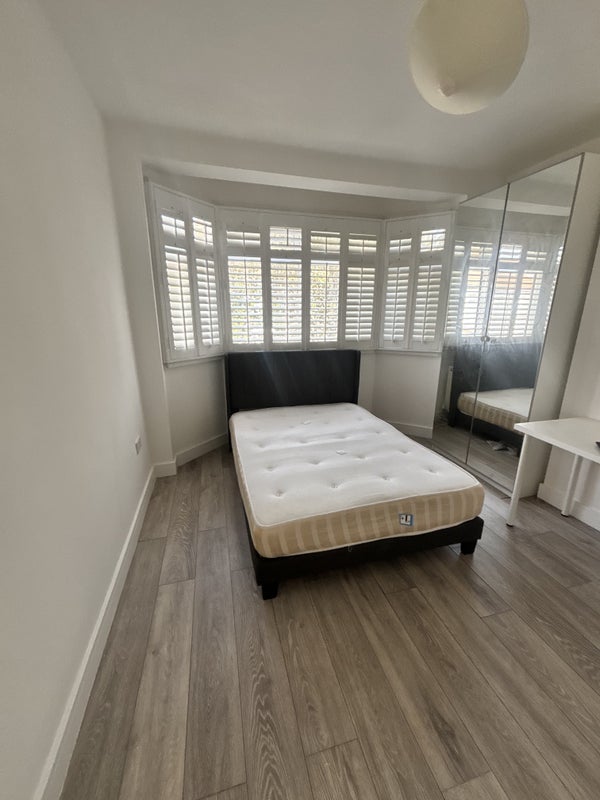 Room Westmorland Road in Greater London