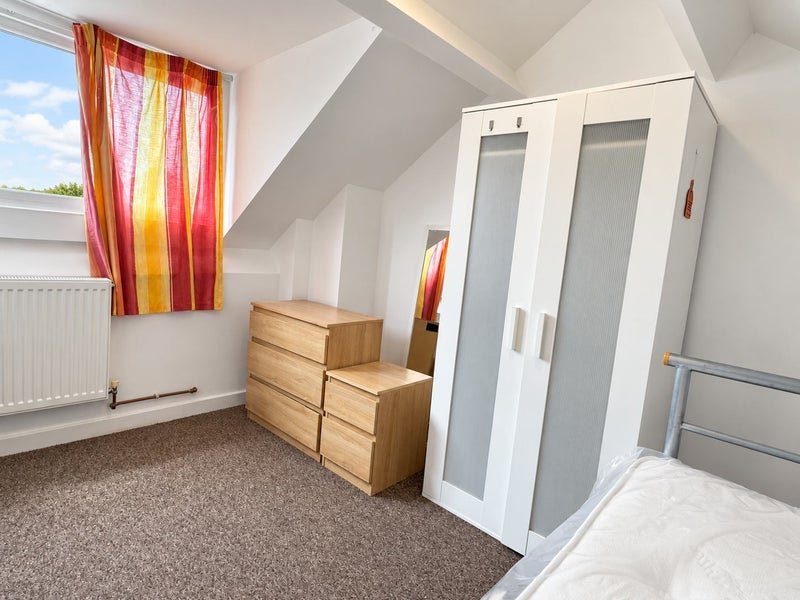 Room Clifton Boulevard in Nottingham