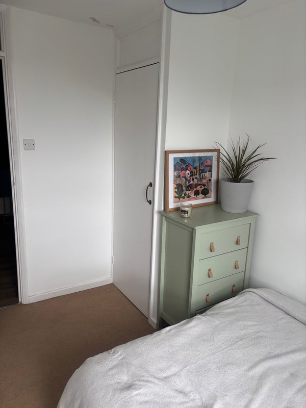 Room Pierrepoint in Greater London