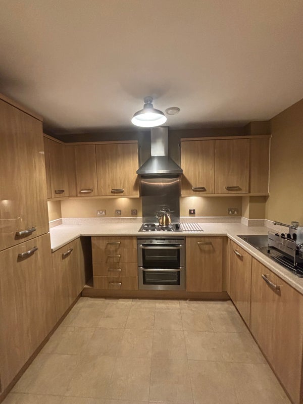 Flat Morris Court in Greater London