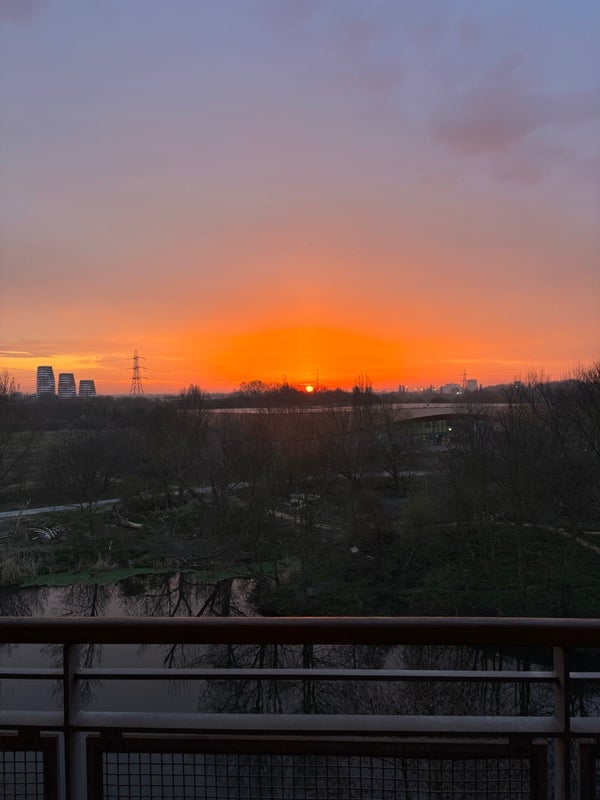 Flat Morris Court in Greater London