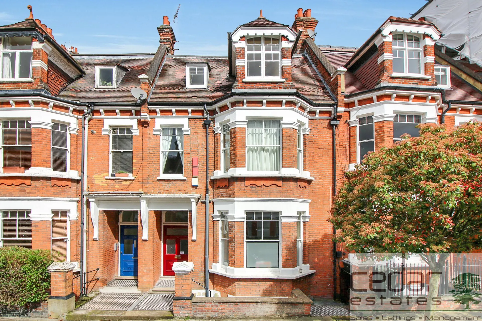 Flat Inglewood Road in Greater London