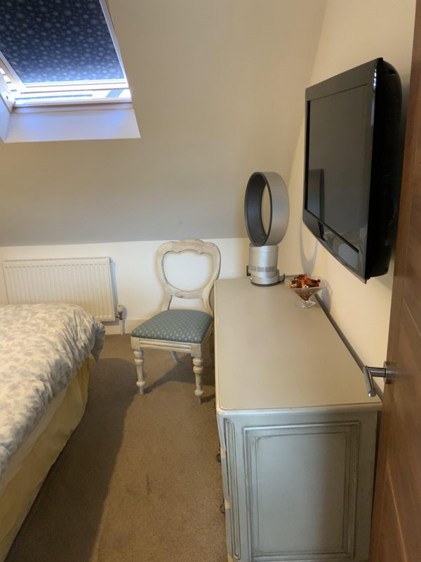 Room Dudsbury Road in Dudsbury