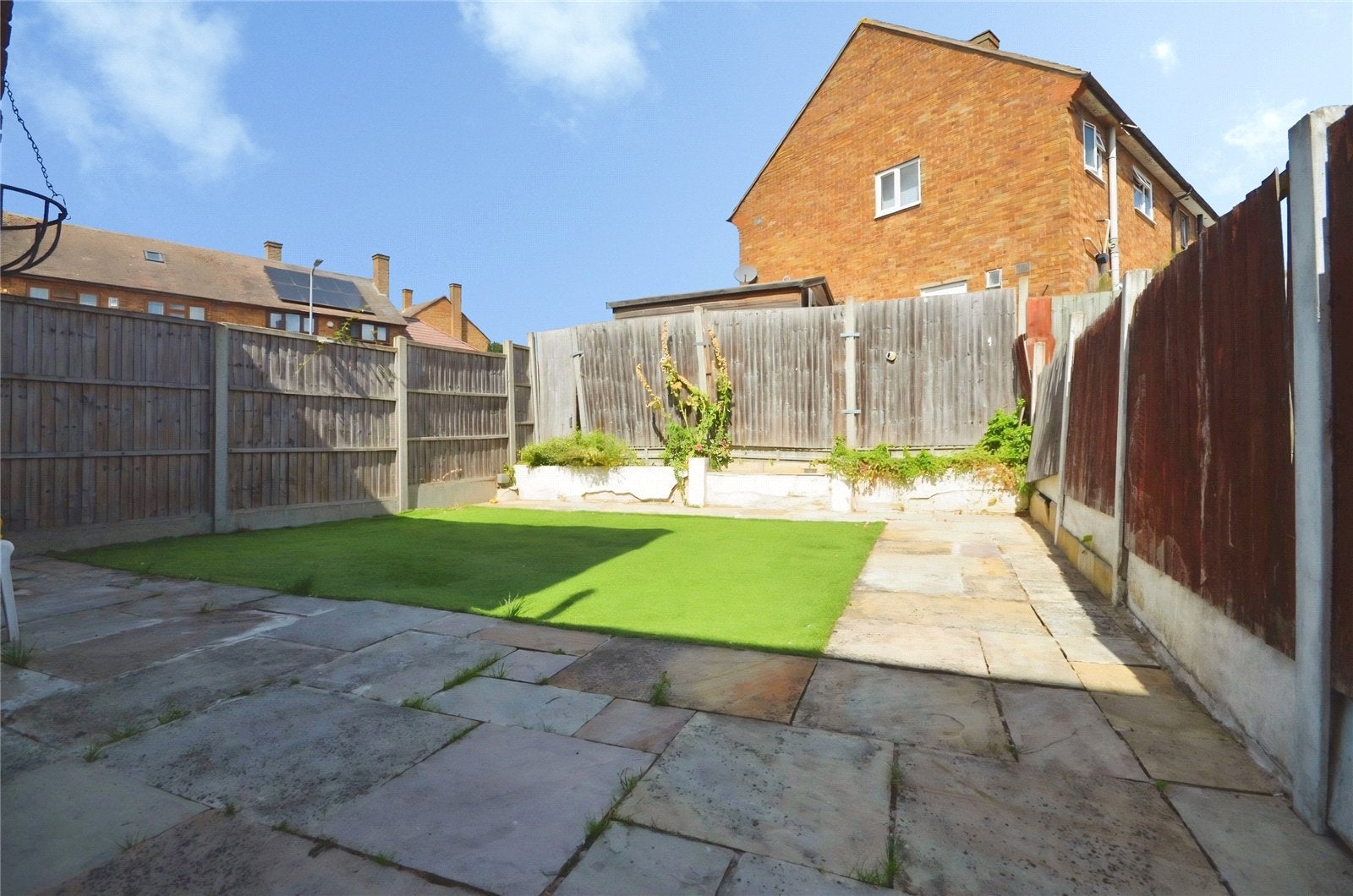 House Woodbridge Lane in Greater London