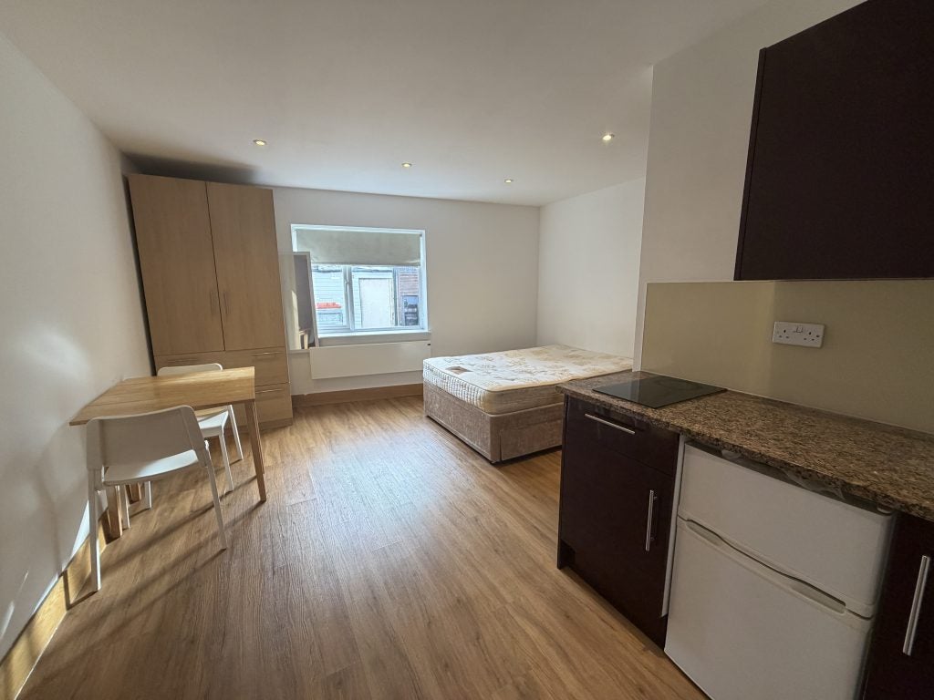 Flat Sunny Place in Greater London