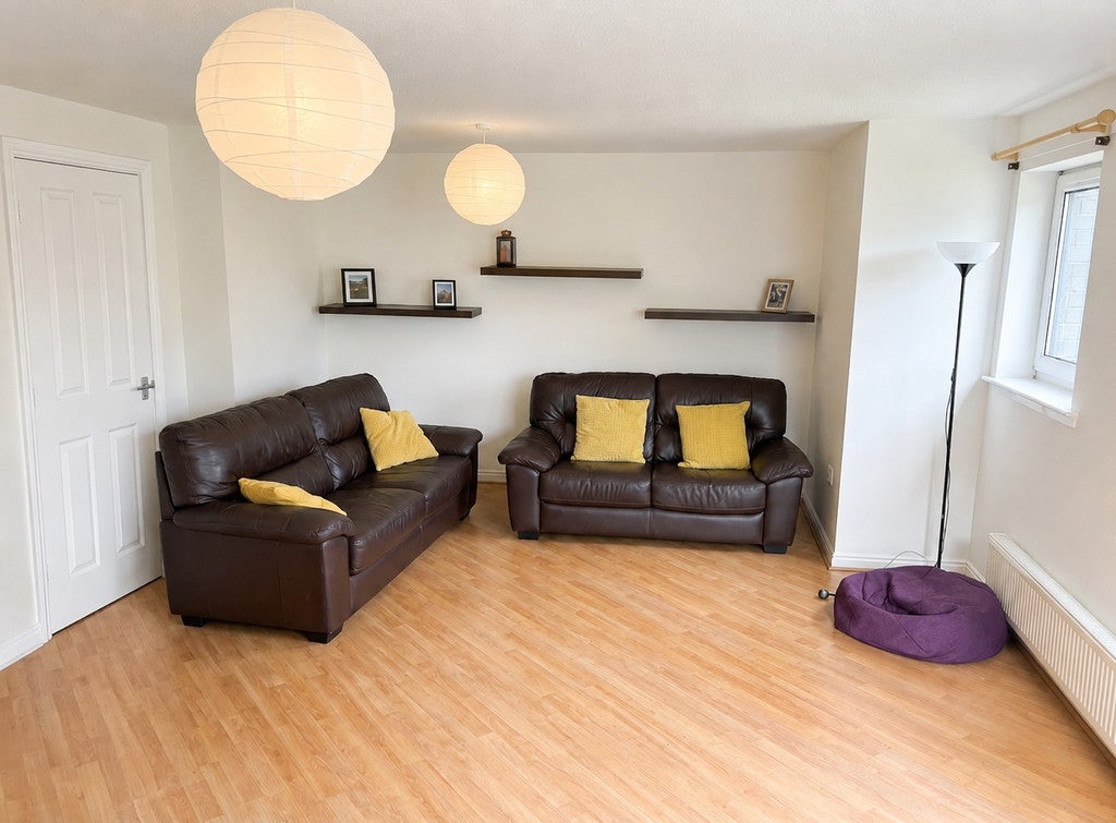 Flat Silvergrove Street in Glasgow