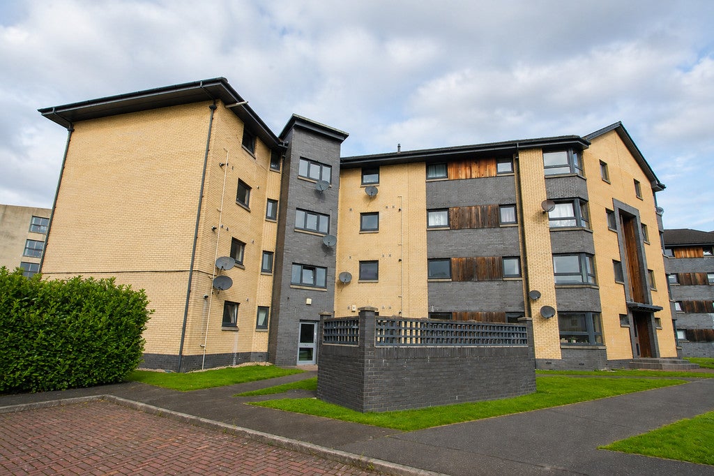 Flat Silvergrove Street in Glasgow