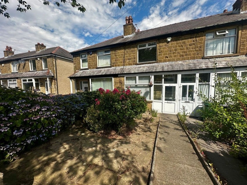 House Westburn Avenue in Bradford