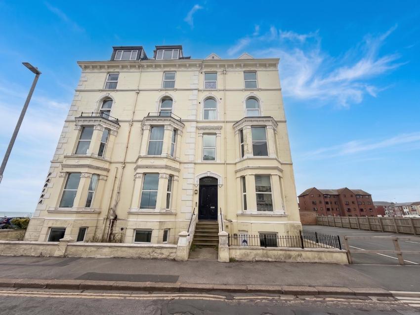 Flat Carlisle Road in Bridlington