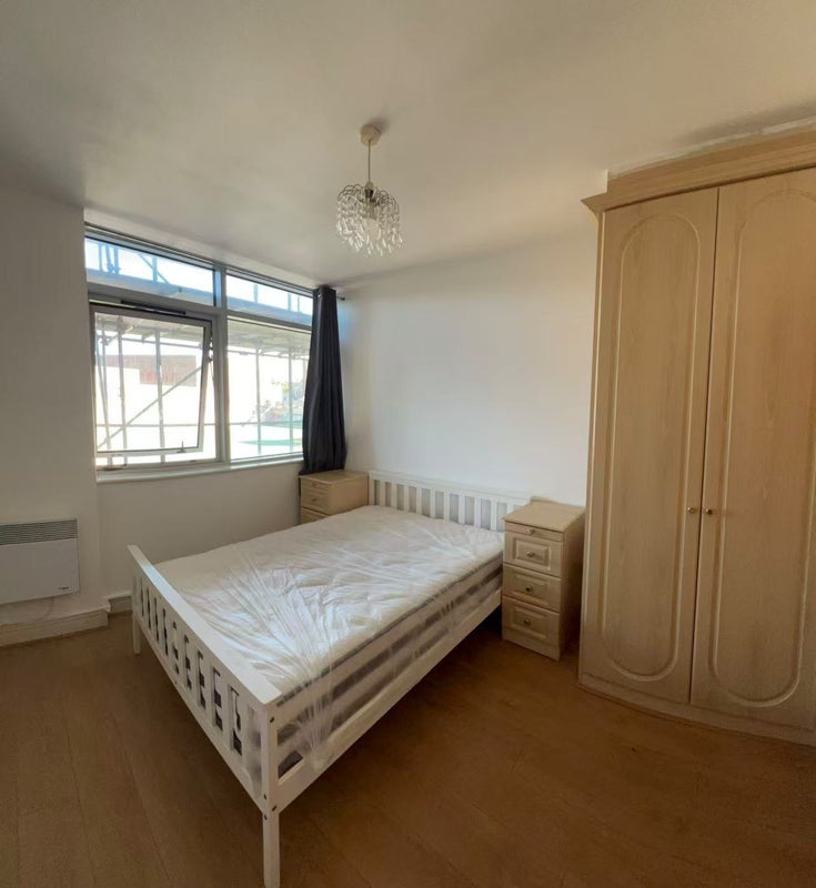 Room Gerry Raffles Square in Greater London