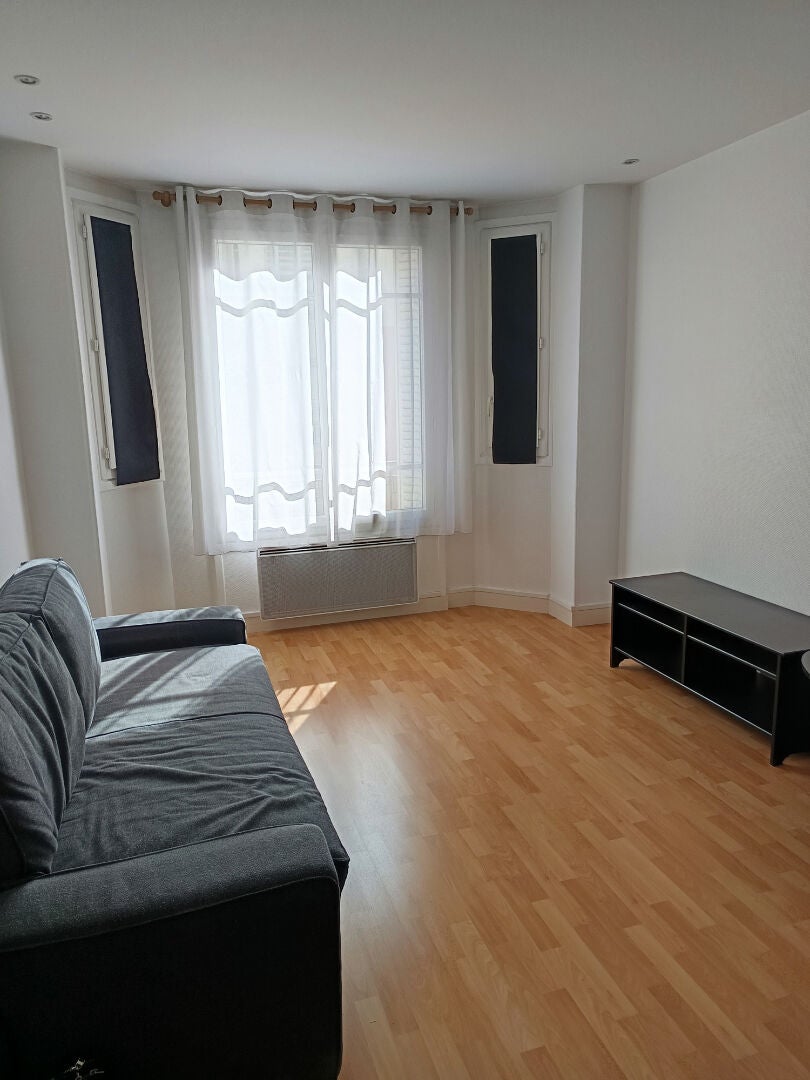 Flat Villa Médicis in Saint-Maur-des-Fossés