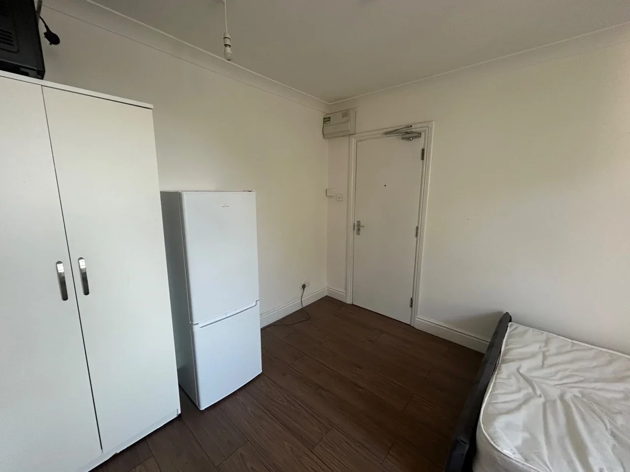 Flat Lordship Lane in Greater London