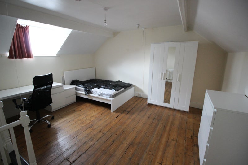 Room Russell Street in Charnwood