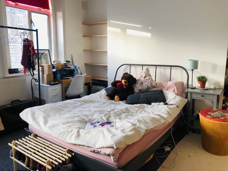 Room Essex Road in Greater London