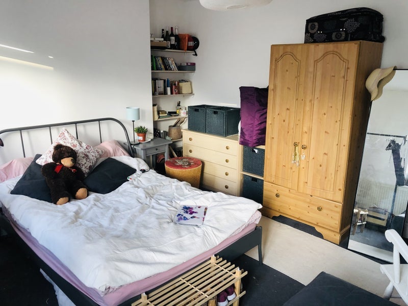 Room Essex Road in Greater London