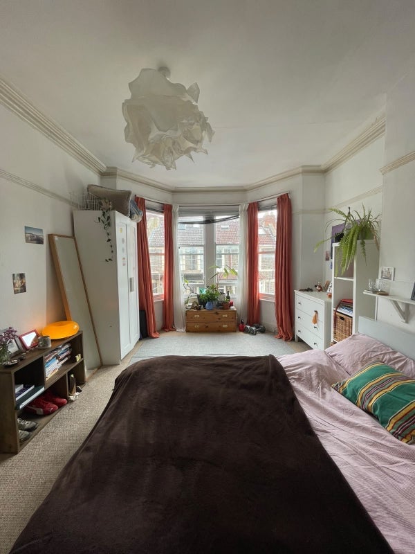 Room Upper Belmont Road in Bristol