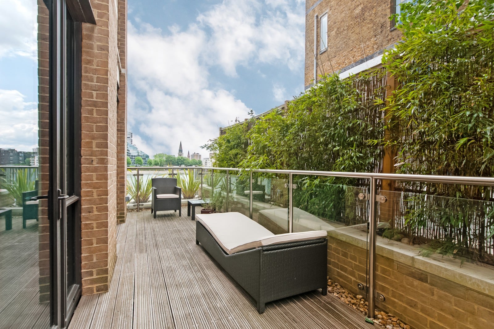 Flat Lots Road in Greater London
