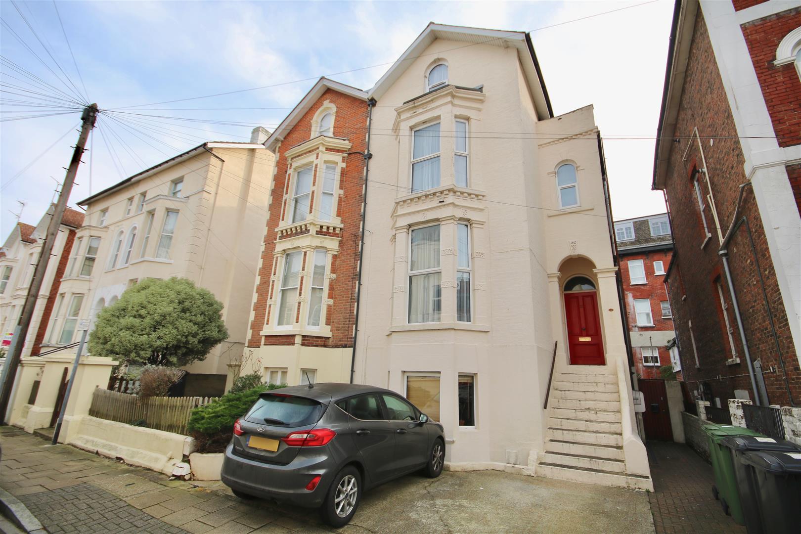 Flat Shaftesbury Road in Portsmouth