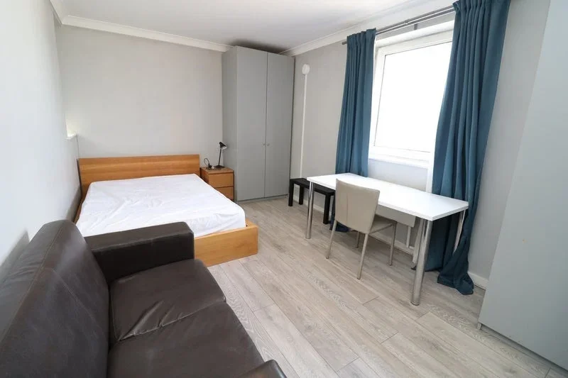 Room Boardwalk Place in Greater London