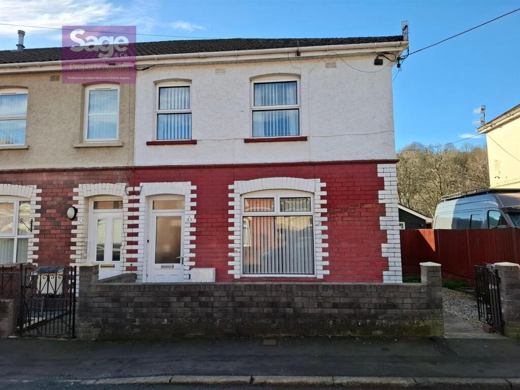 House Grove Road in Risca