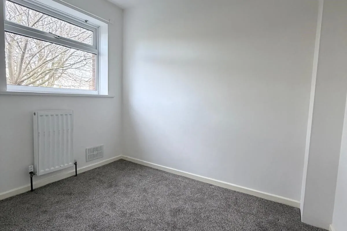 Flat Wentworth Grove in Hart Station