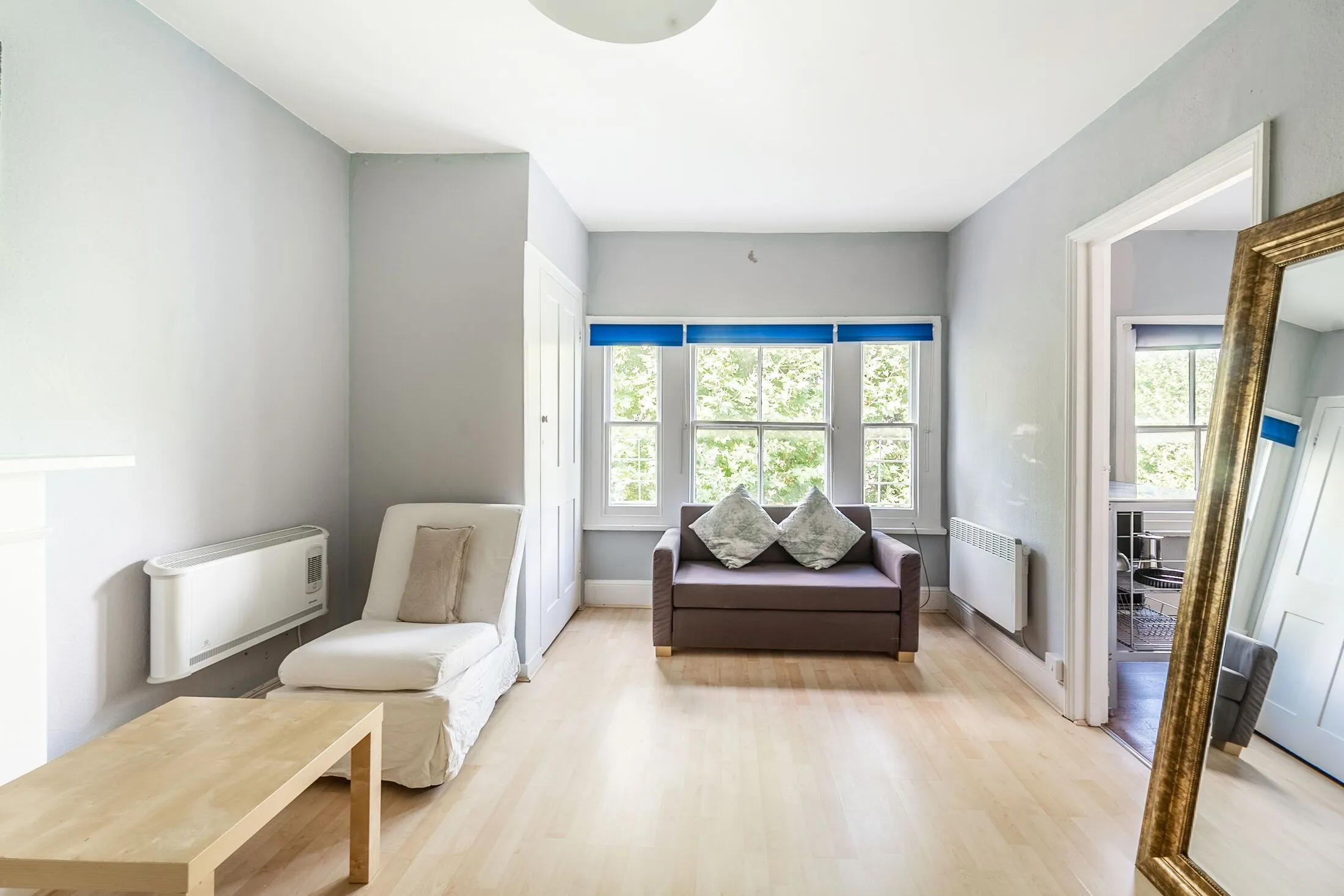 Flat Marloes Road in Greater London