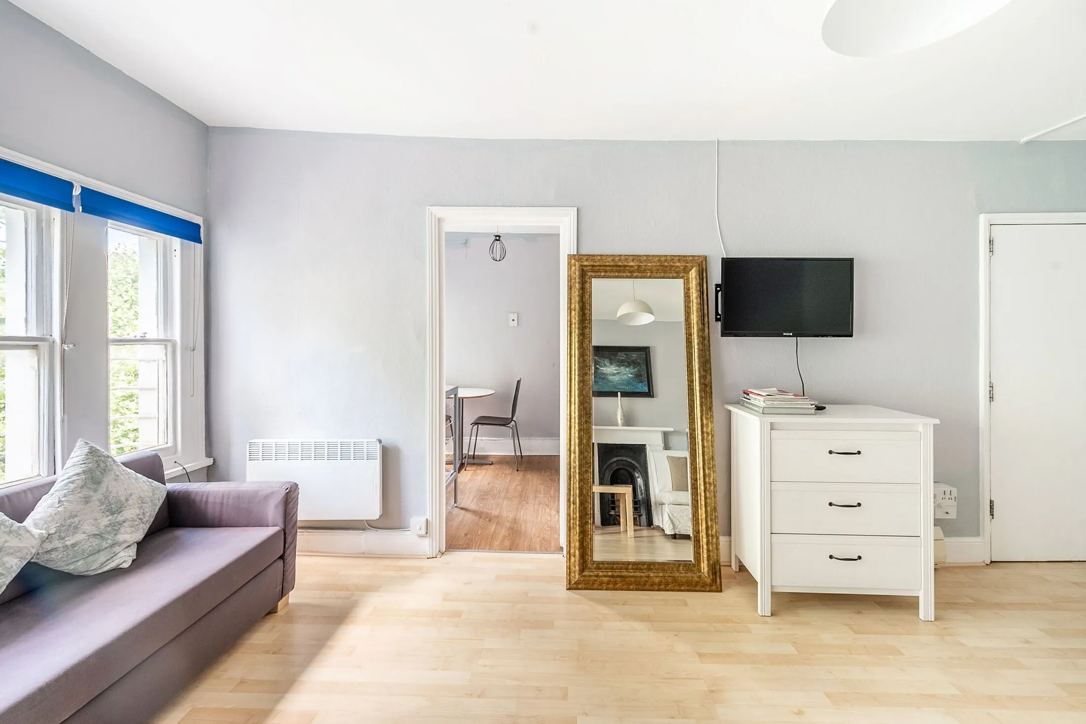 Flat Marloes Road in Greater London