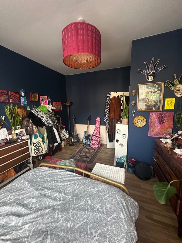 Room Frobisher Road in Greater London
