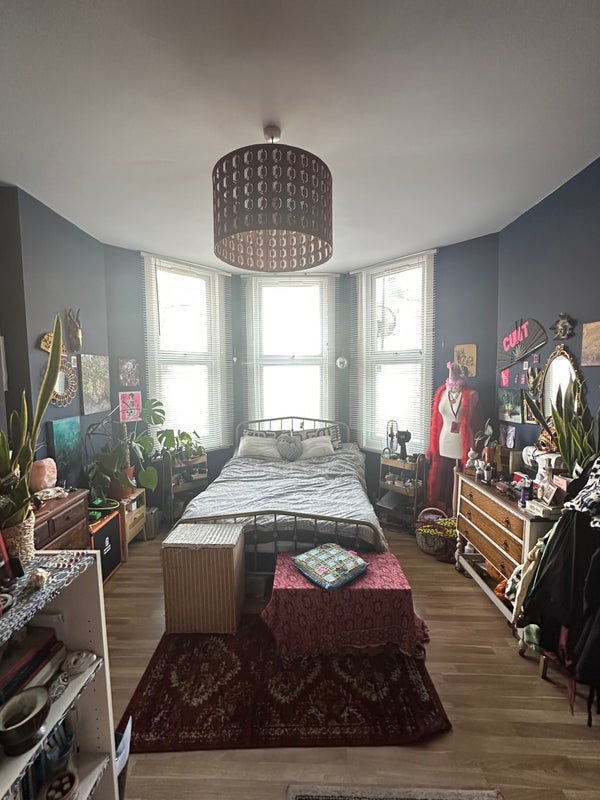 Room Frobisher Road in Greater London