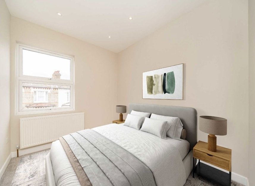 Flat Strathblaine Road in Greater London