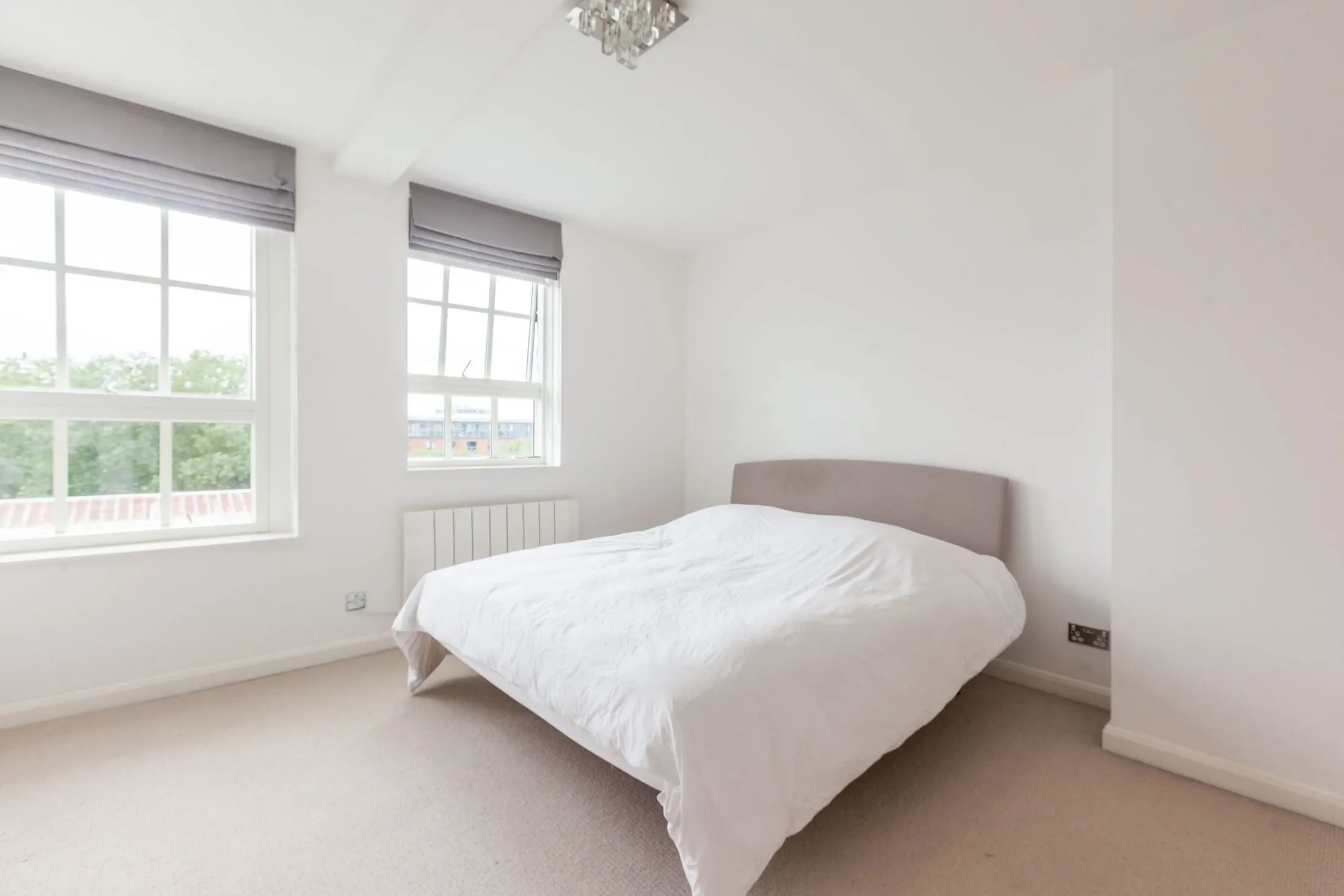 Flat Viaduct Place in Greater London