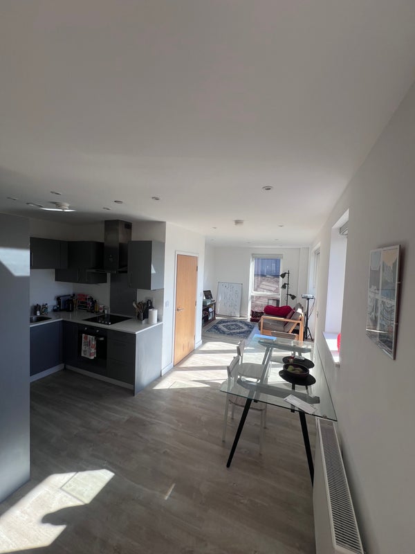 Room Eaton Walk in Greater London
