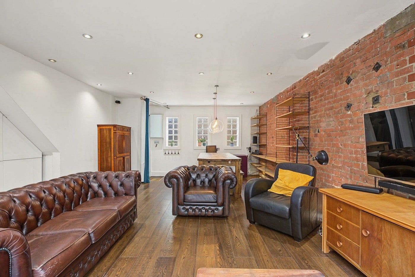 Flat Chatterton Mews in Greater London