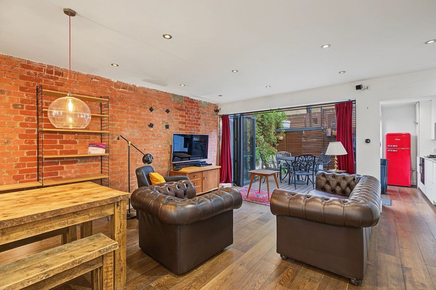 Flat Chatterton Mews in Greater London