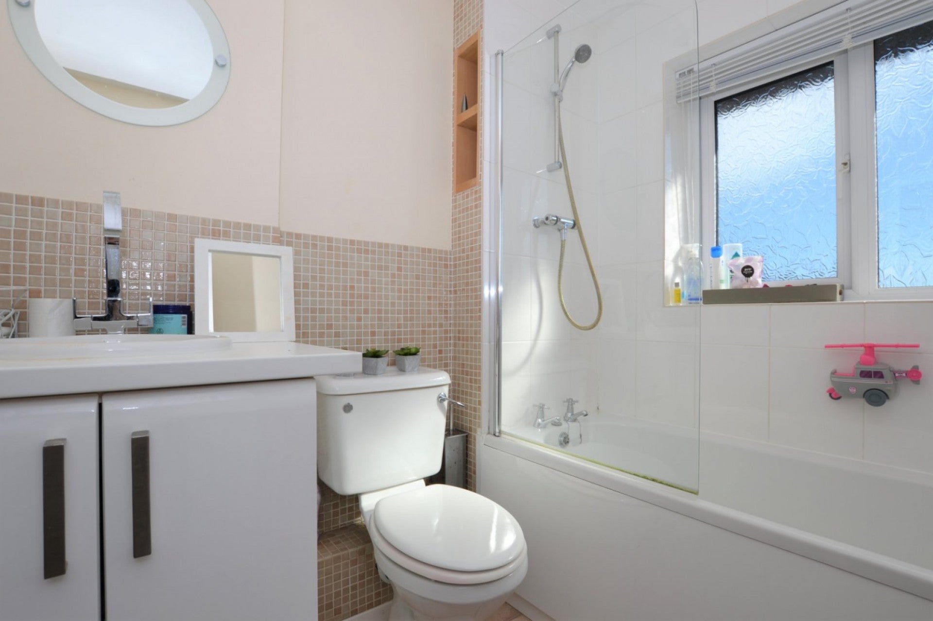 House Gleneagles Close in Nailsea
