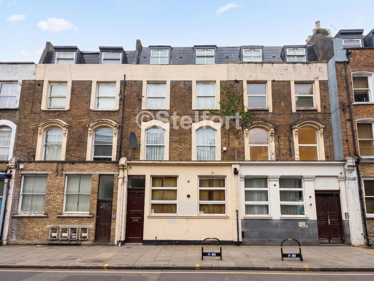 Flat Hornsey Road in Greater London