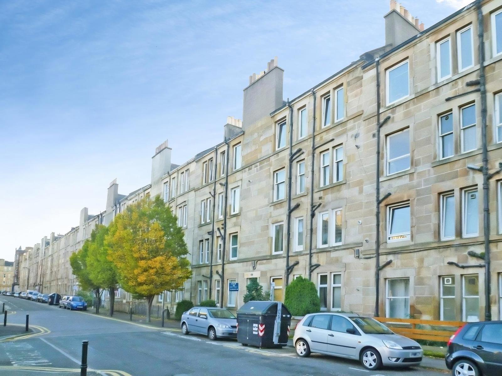 Flat Saughton Mains Gardens in City of Edinburgh