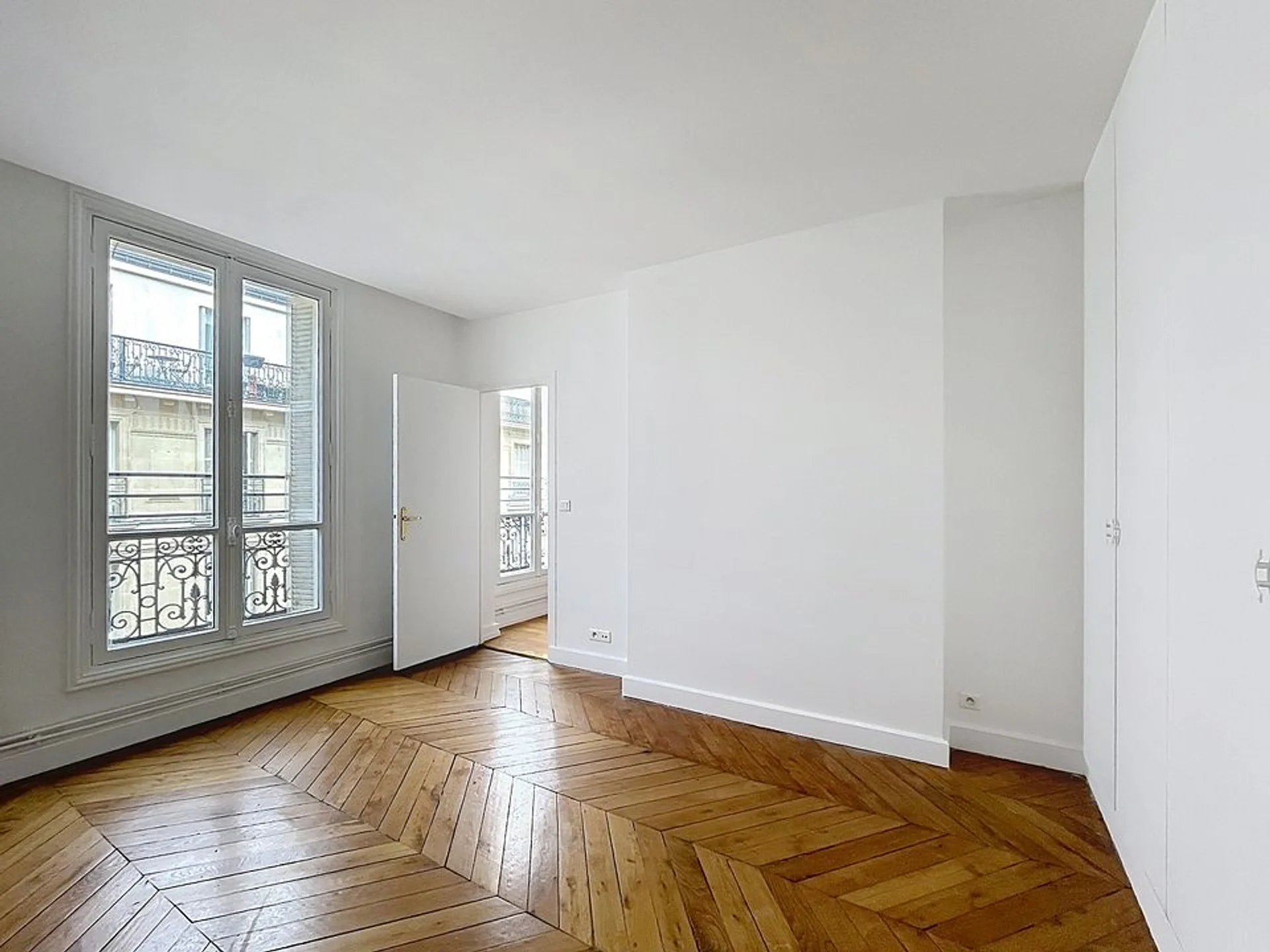 Flat Rue Littré in Paris