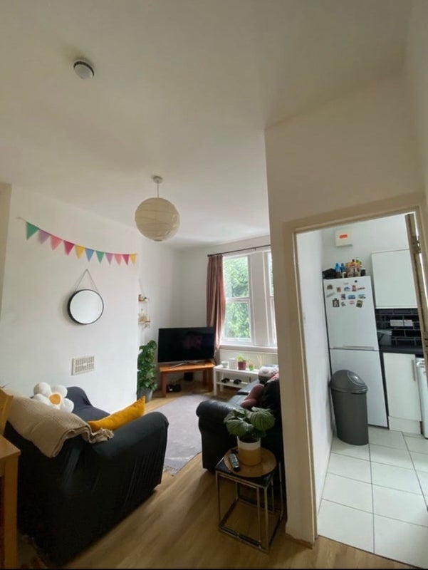 Room Foulser Road in Greater London