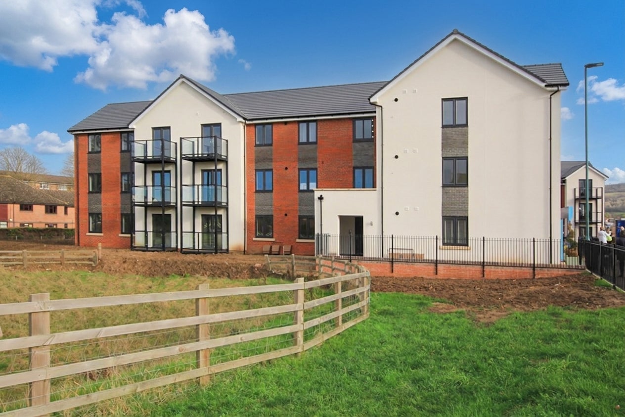 Flat Ridge Close in Cheltenham