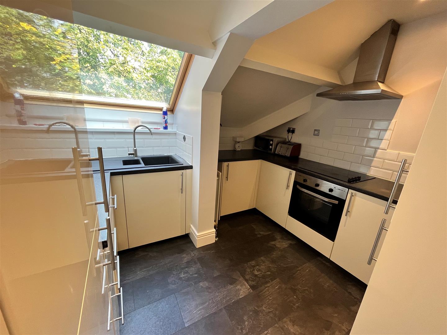Flat Heol y Bont / Bridge Street in Newcastle Emlyn