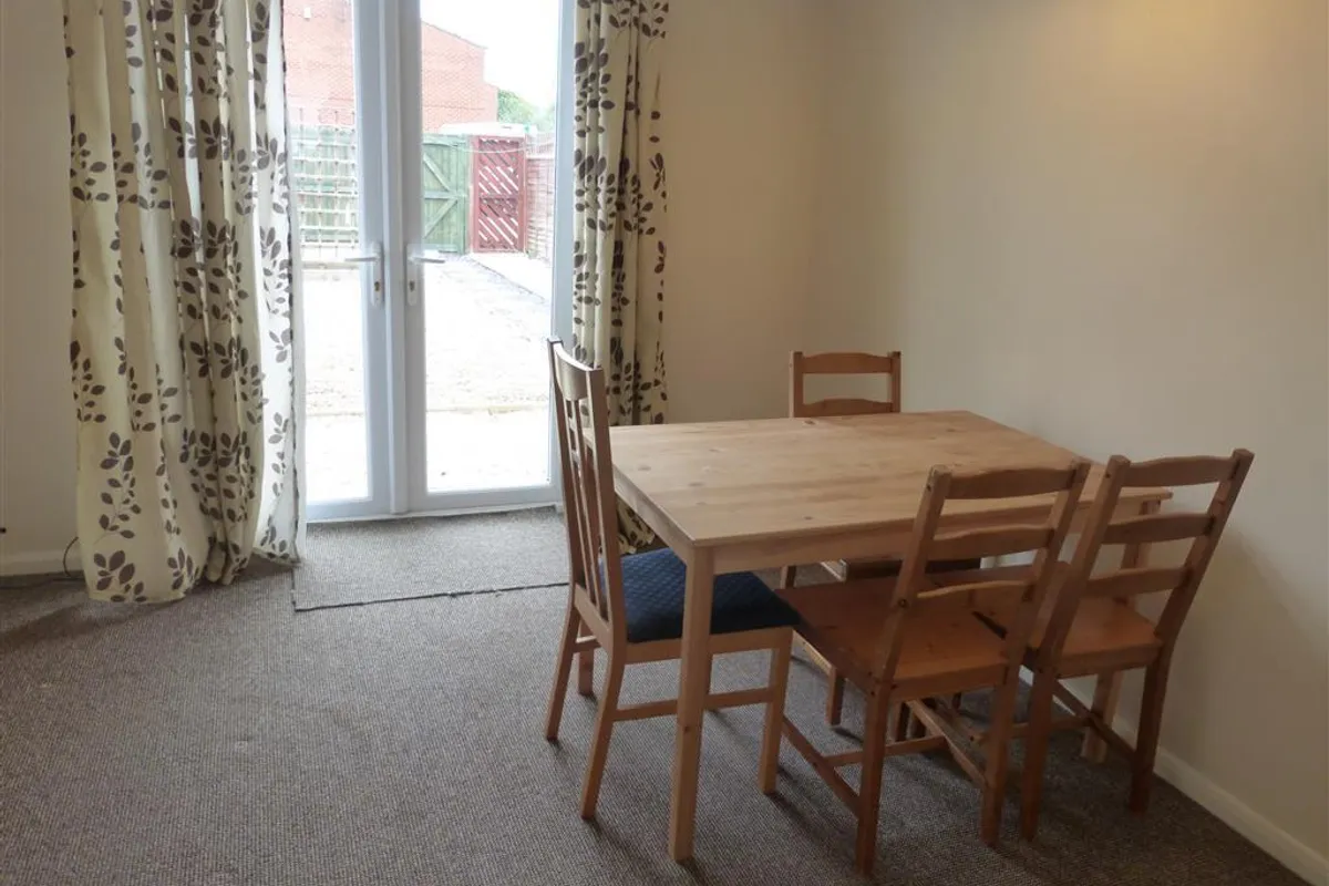 House Warwick Way in Charnwood