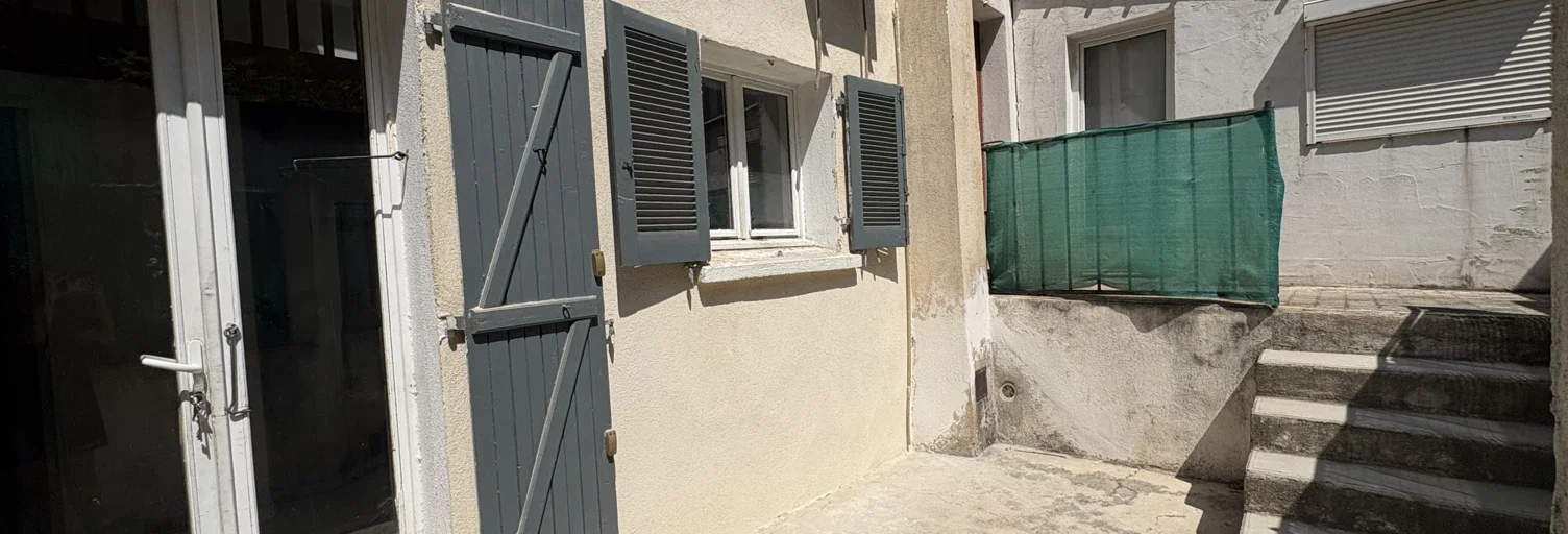 Flat Rue Elzéard Rougier in Marseille