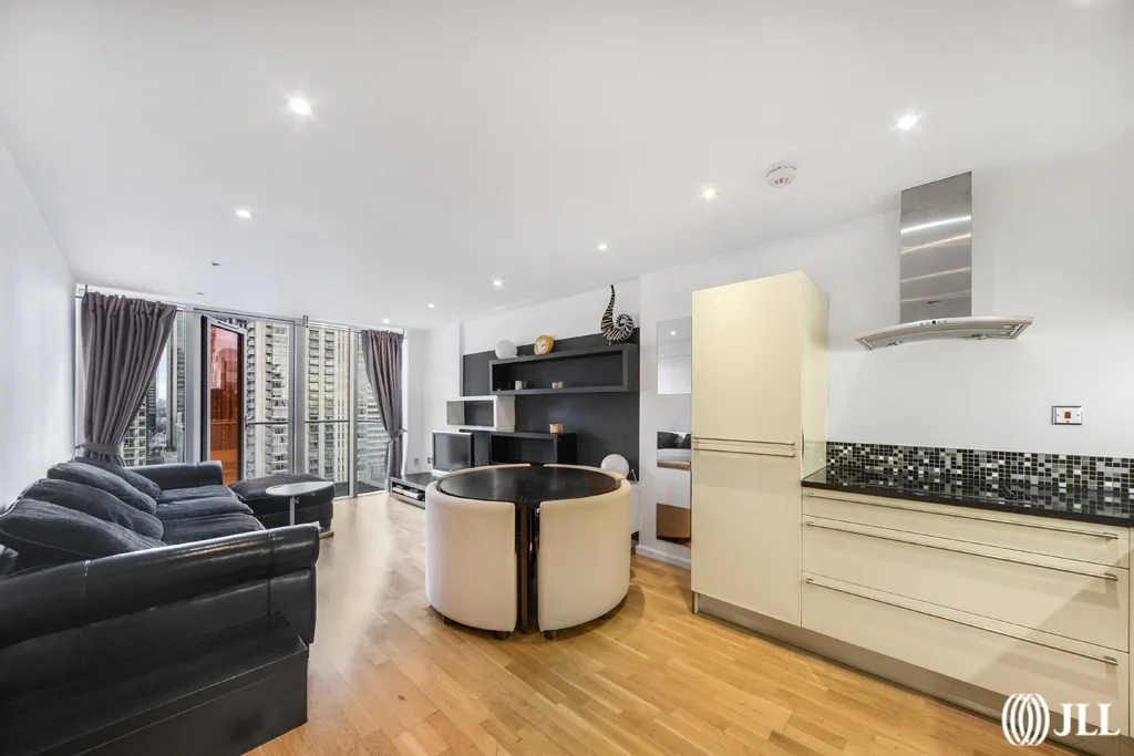 Flat Millharbour in Greater London