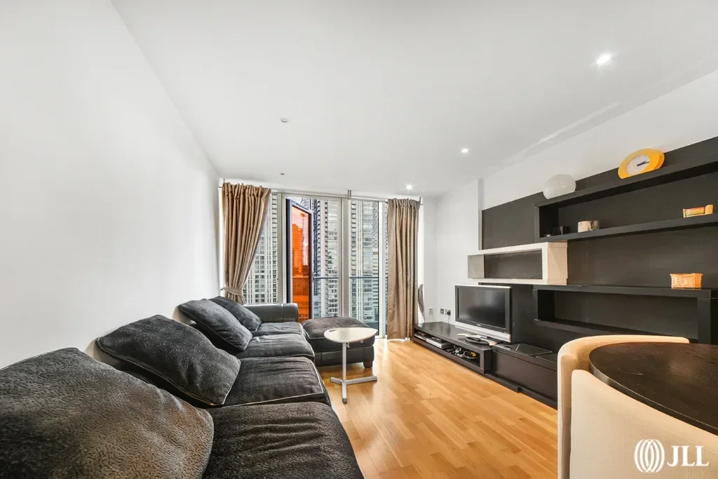 Flat Millharbour in Greater London