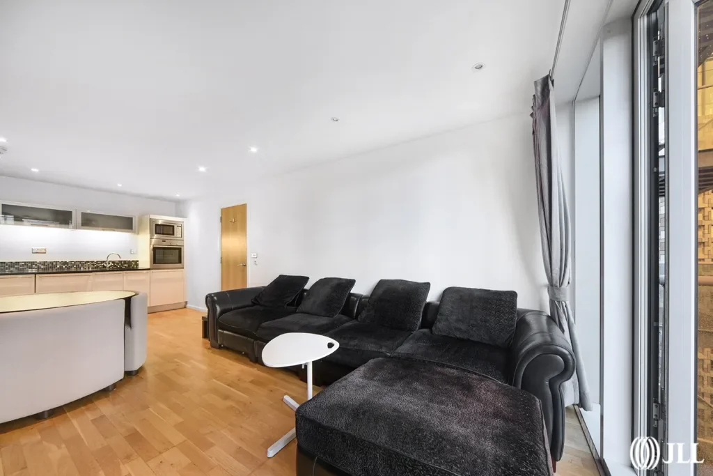 Flat Millharbour in Greater London