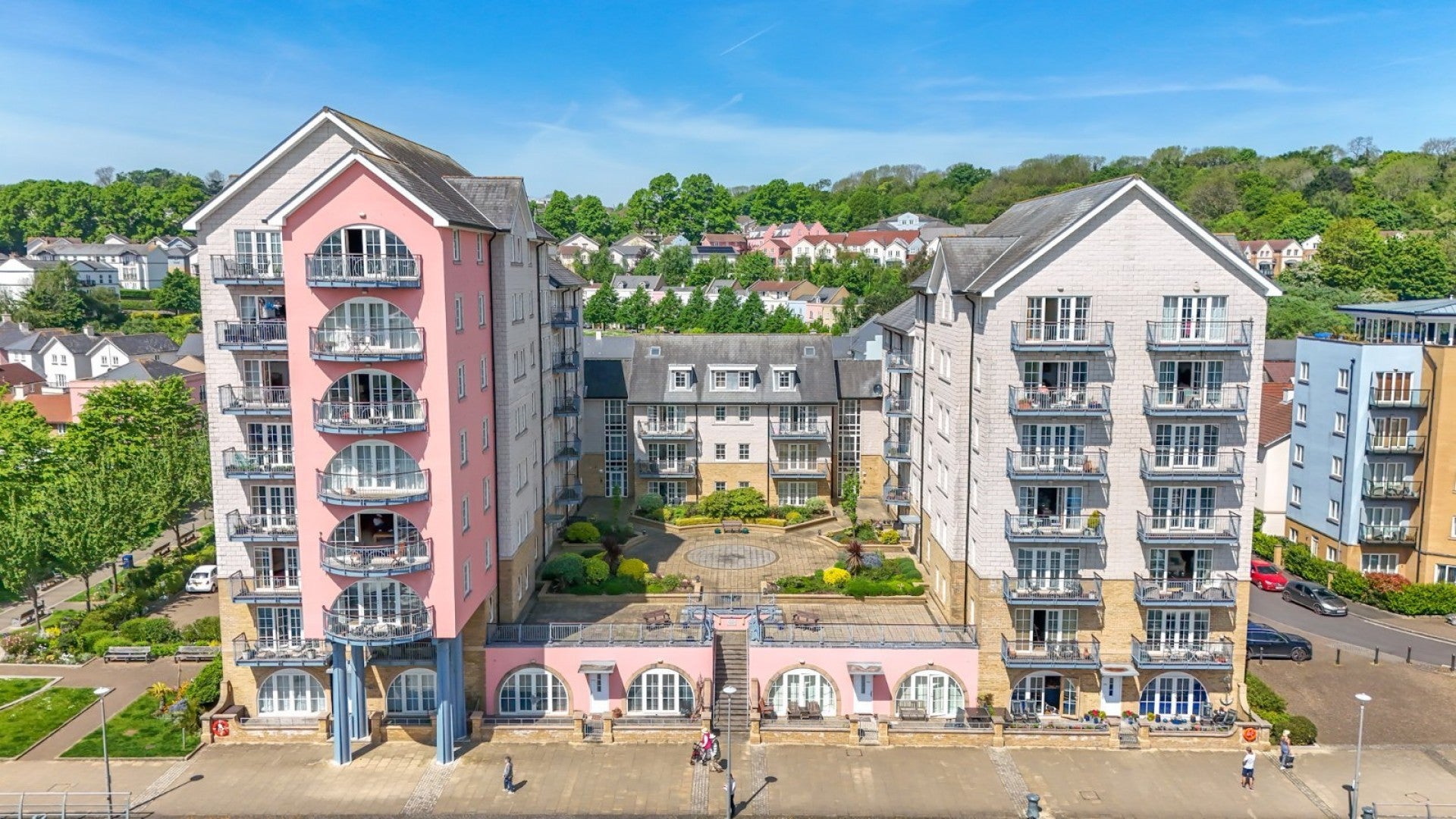 Flat Lower Burlington Road in Bristol